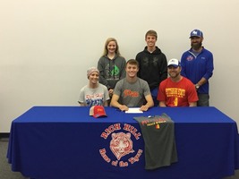 Querry Signs with Pitt