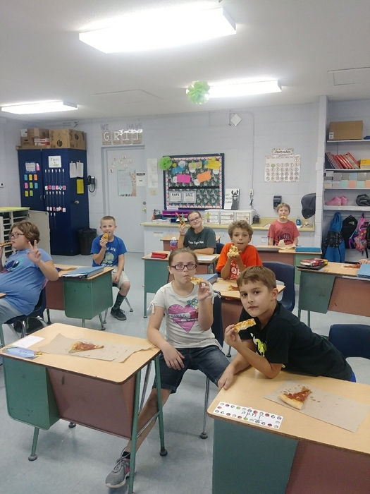 5th grade greatly appreciated the pizza provided by the Elementary Student Council for having the highest participation during last weeks dress up days!!
